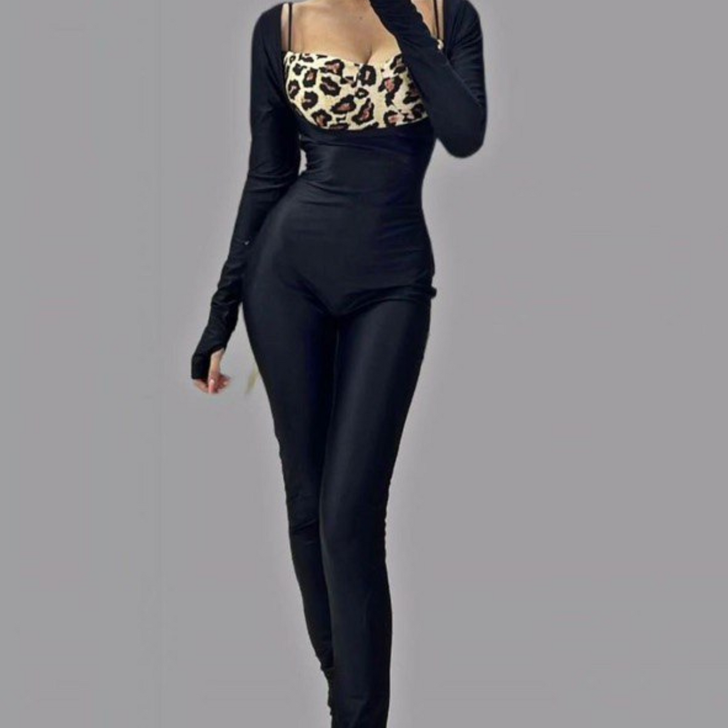 Black body spotted top